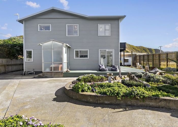  at 1084 Makara Road, Karori