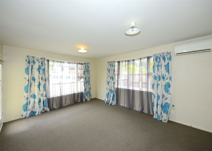 at 2/6 Clark Street, Sumner, Christchurch