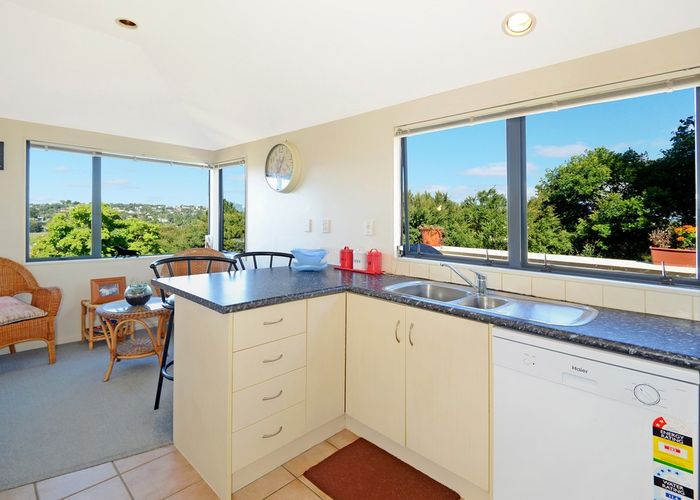  at 2/51 Noeleen Street, Glenfield, Auckland