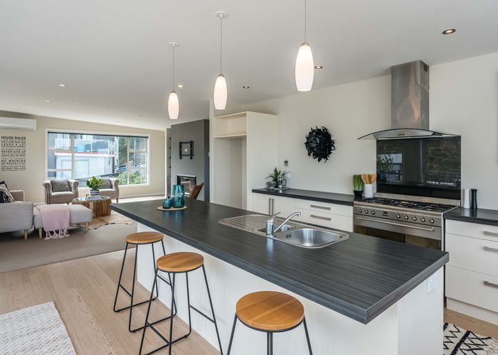  at 10 Cameron Street, Kaiwharawhara, Wellington
