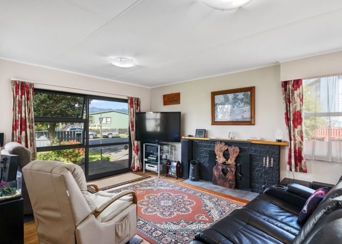 at 32 Balmoral Street, Levin, Levin