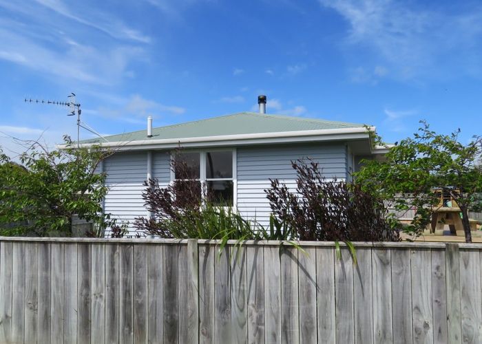  at 32 Edinburgh Terrace, Foxton Beach, Foxton