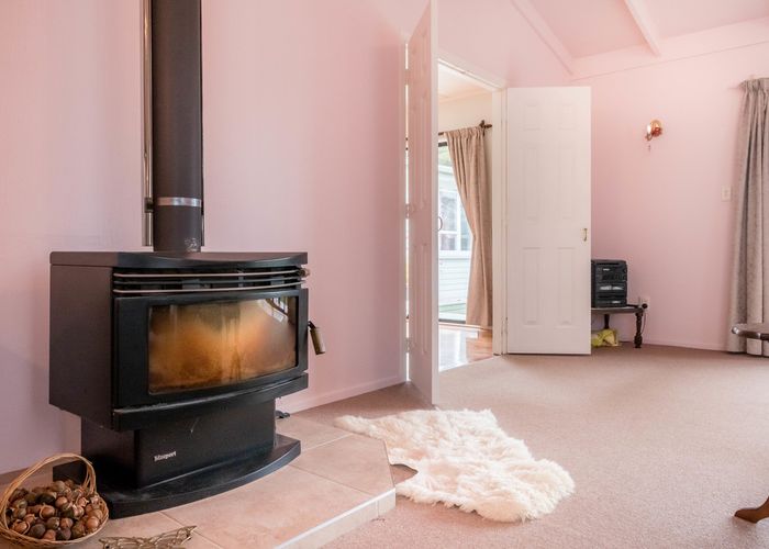  at 58 Sunnyvale Road, Massey, Auckland