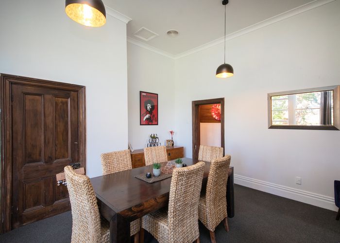  at 1764 Kimbolton Road, Cheltenham