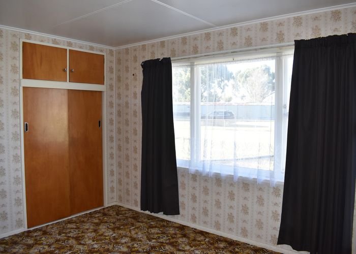  at 64 Chester Road, Clareville, Carterton