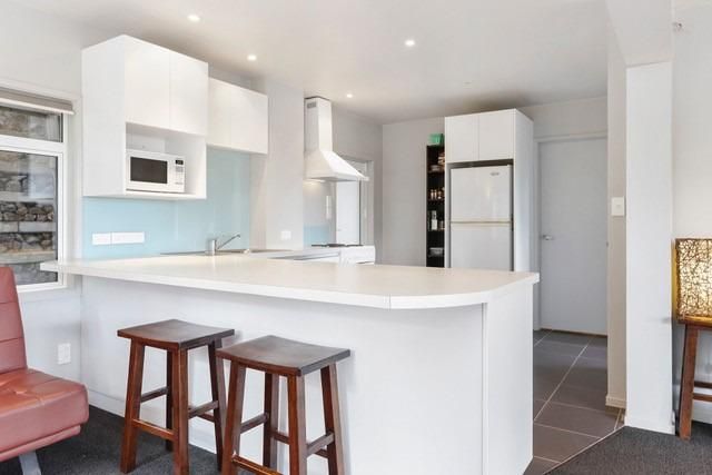  at 18 Kanohi Terrace, Mangere Bridge, Auckland
