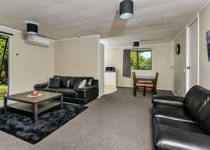  at 1/40 Manuka Road, Glenfield, Auckland