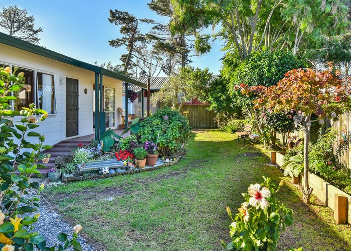  at 1/133 Carnoustie Drive, Wattle Downs, Auckland