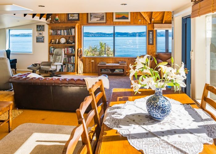  at 501 Marine Drive, Sunshine Bay, Lower Hutt
