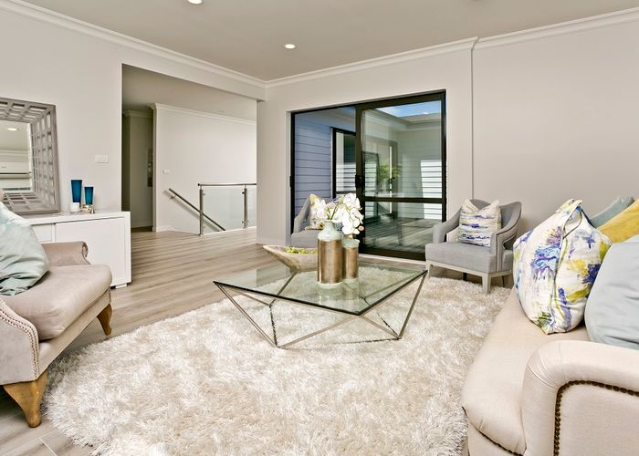 at 10 Newport Place, Forrest Hill, Auckland