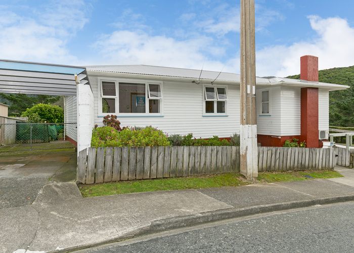  at 15 Vancouver Street, Kingston, Wellington