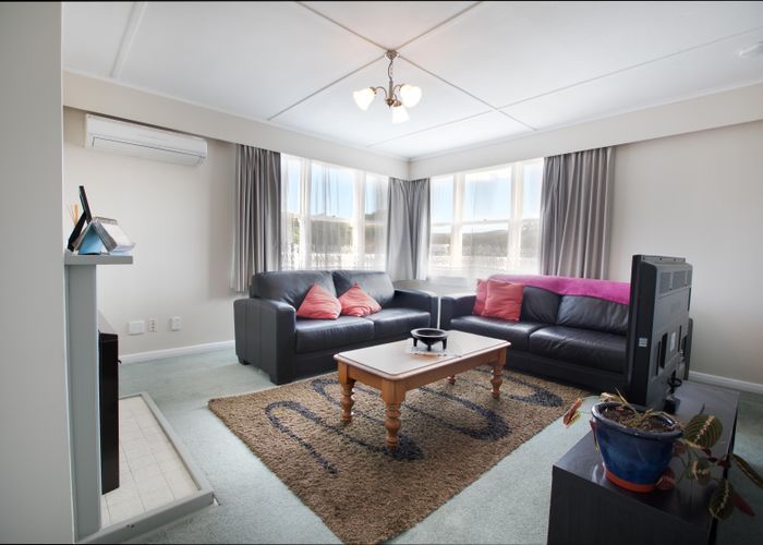  at 10 Maher Place, Ranui, Porirua