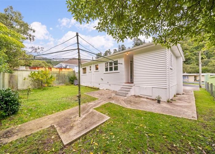  at 31 Sunny Grove, Wainuiomata, Lower Hutt