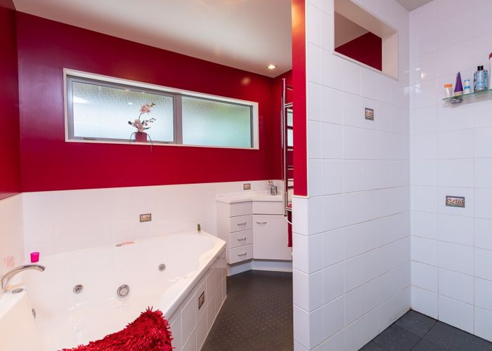  at 15 Jane Street, Waikanae Beach, Waikanae