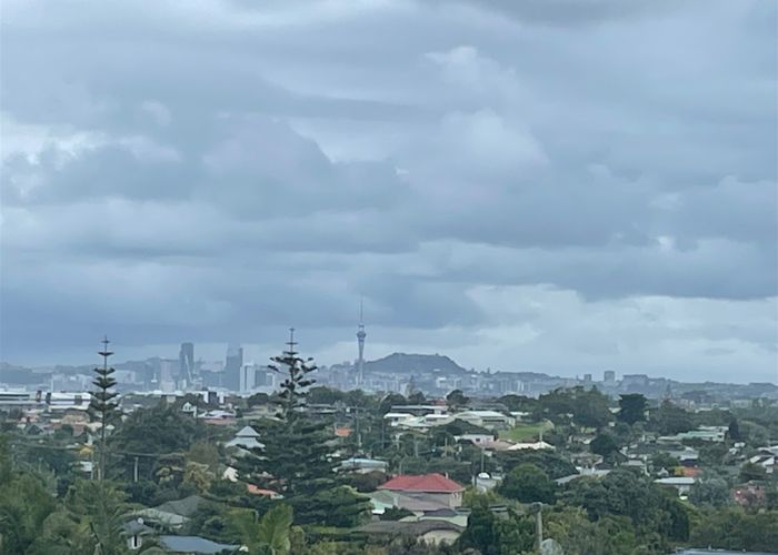  at 4 Grenada Avenue, Forrest Hill, Auckland
