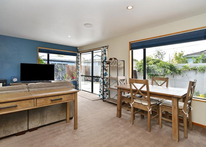  at 2/24 Tilford Street, Woolston, Christchurch