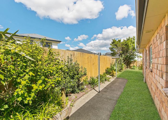  at 6 Crows Road, Swanson, Auckland