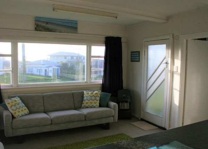  at 33 Nelson Street, Foxton Beach, Foxton