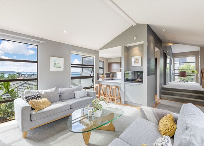  at 135 Wiseley Road, West Harbour, Auckland