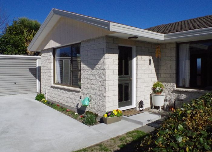  at 2/14 Resolution Place, Bryndwr, Christchurch