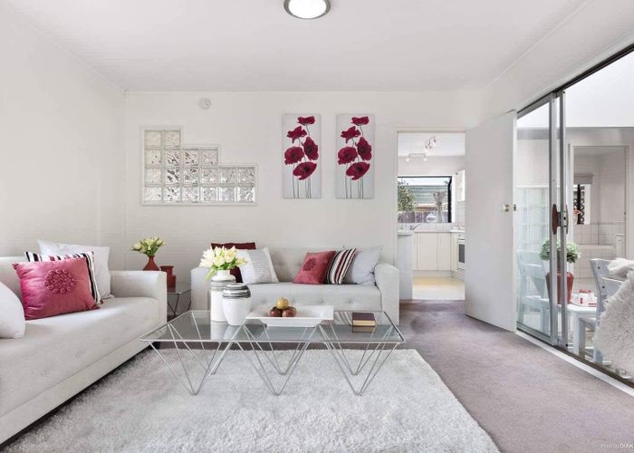  at 2/12 Imogene Way, Half Moon Bay, Auckland