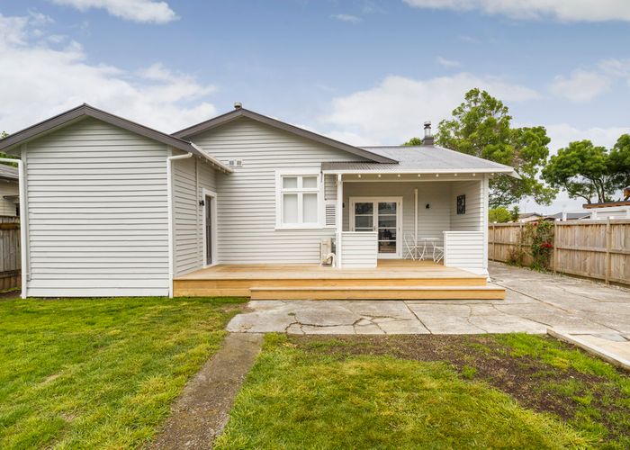  at 9 Milverton Avenue, Hokowhitu, Palmerston North