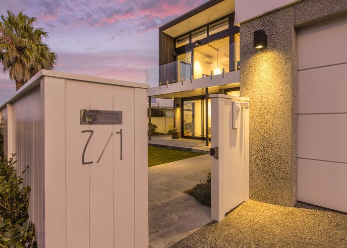 at 2/1 Tokomaru Street, Orakei, Auckland