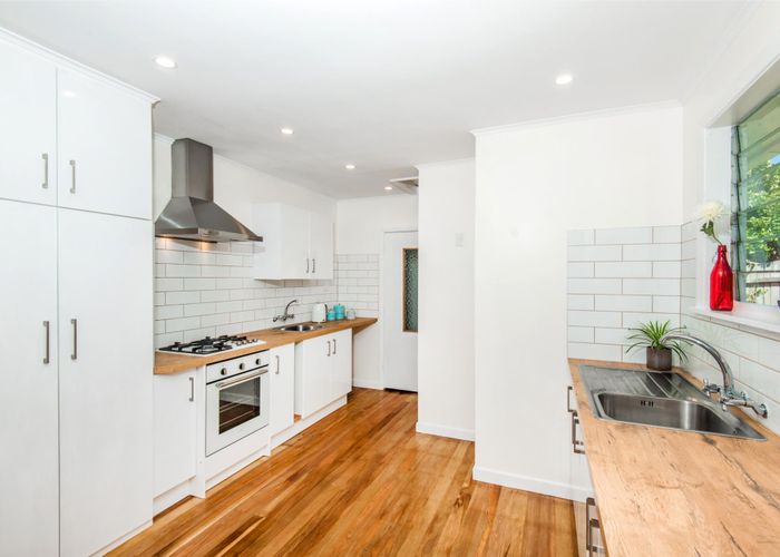  at 38 Lyndfield Lane, Newlands, Wellington