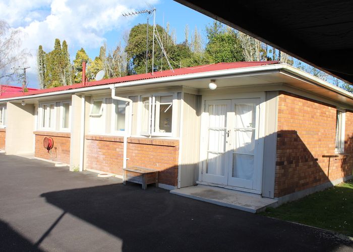  at 33 York Street, Hamilton East, Hamilton