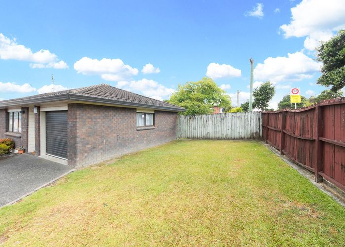  at 1/111 Sturges Road, Henderson, Auckland
