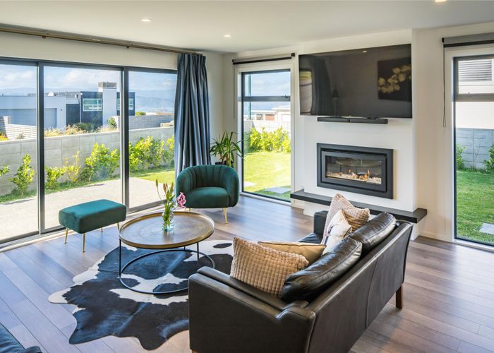  at 22 Cromwell Point, Newlands, Wellington
