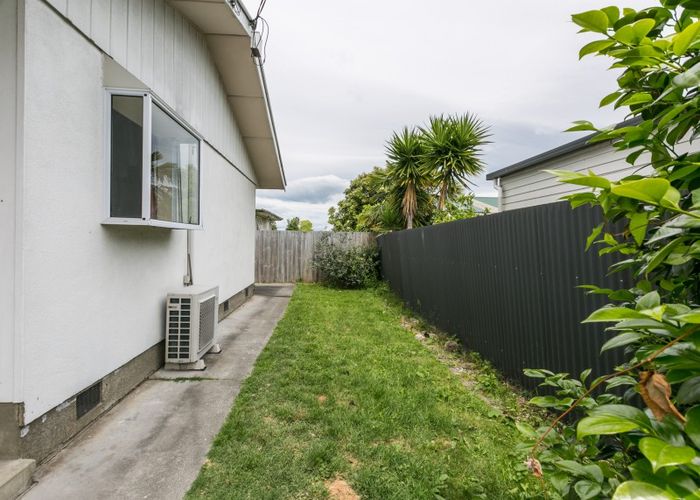  at 1/204A Park Road South, Akina, Hastings