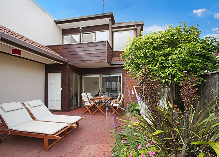  at 2/13 Tagalad Road, Mission Bay, Auckland