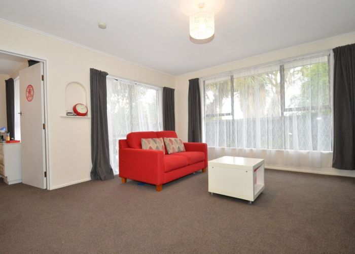  at 2/33 Seymour Street, Hornby, Christchurch