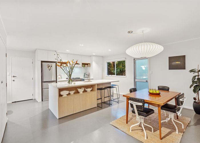  at 2/42 Arabi Street, Sandringham, Auckland