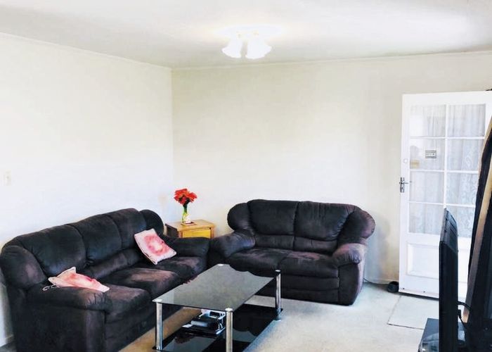  at 2/28 Alfriston Road, Manurewa East, Auckland