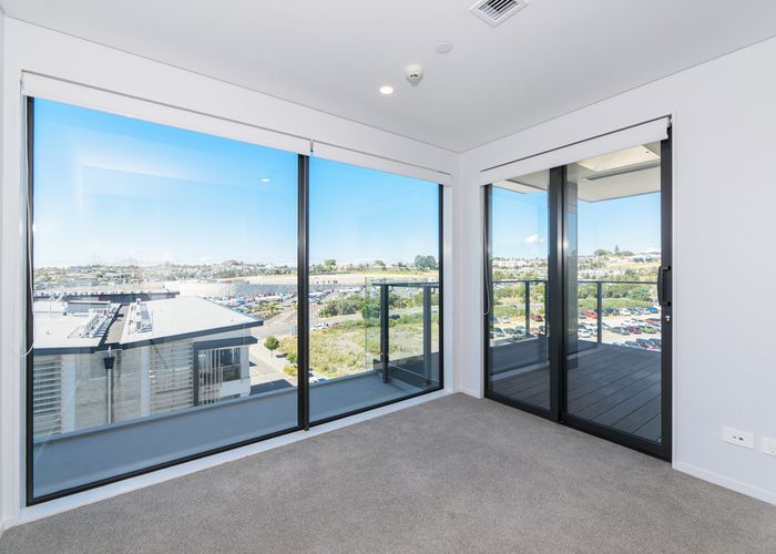 at 522/3 Kaipiho Lane, Albany, Auckland