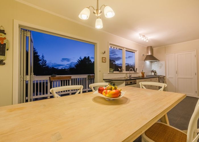  at 48 Lantana Road, Green Bay, Auckland