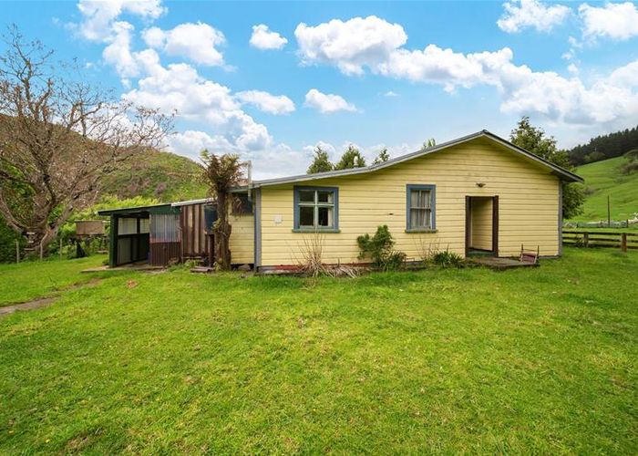  at 1153 Tangahoe Valley Road, Hawera