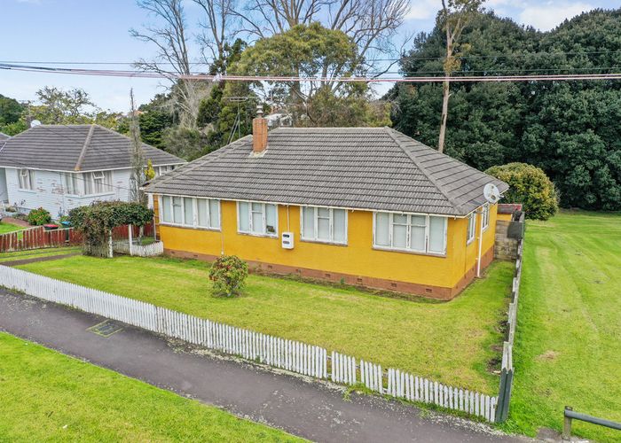  at 13 Torino Street, Point England, Auckland