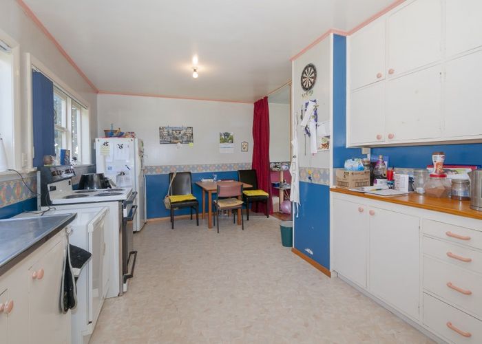  at 14 Eldon GR, WINGATE, LOWER HUTT