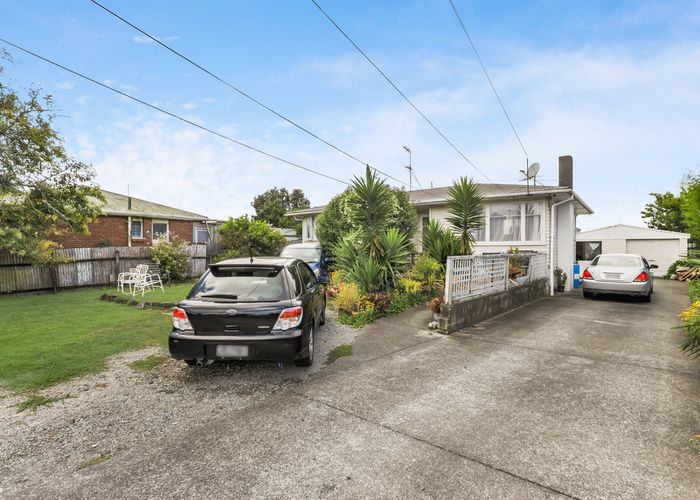  at 12 Surrey Street, Manurewa, Auckland