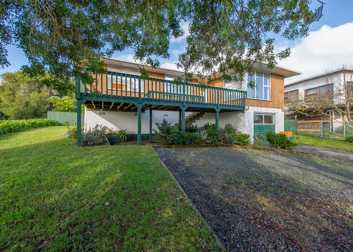  at 18 Yeoman Place, Howick, Auckland