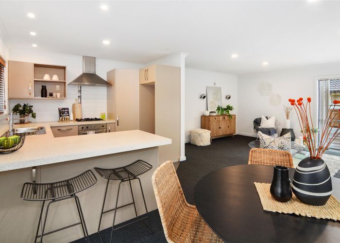  at 6/2 Grace Avenue, Leamington, Cambridge