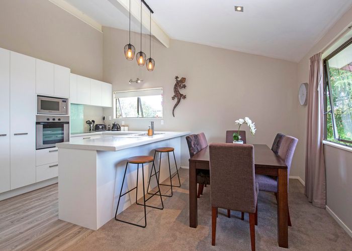  at 2 Riverhills Avenue, Pakuranga Heights, Auckland