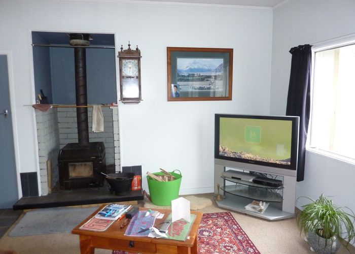  at 2 Sunderland Street, Waimangaroa