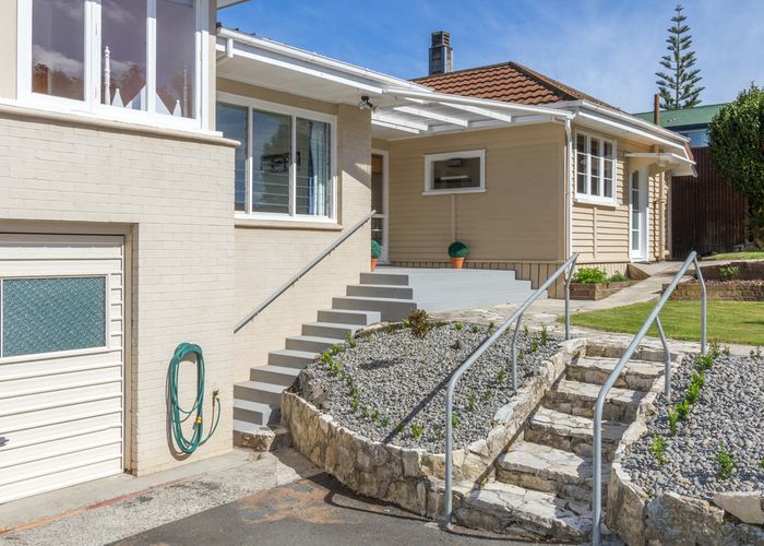 Free property data for 12A Te Aroha Street, Hamilton East, Hamilton