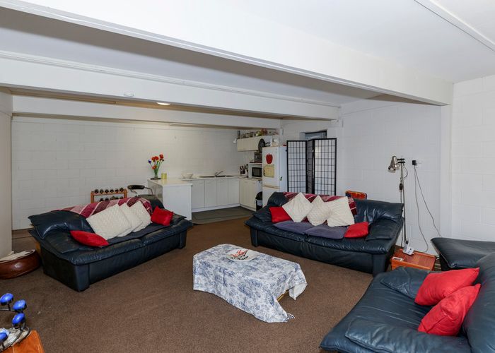  at 106 Simpson Road, Henderson Valley, Auckland