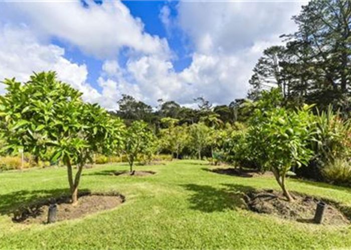  at 100 Hobson Road, Lucas Heights, Auckland