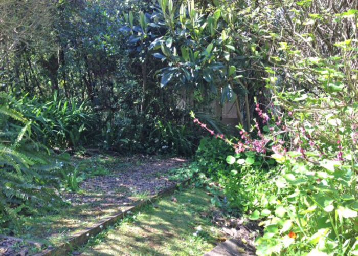  at 17 Albert Crescent, Ostend, Waiheke Island